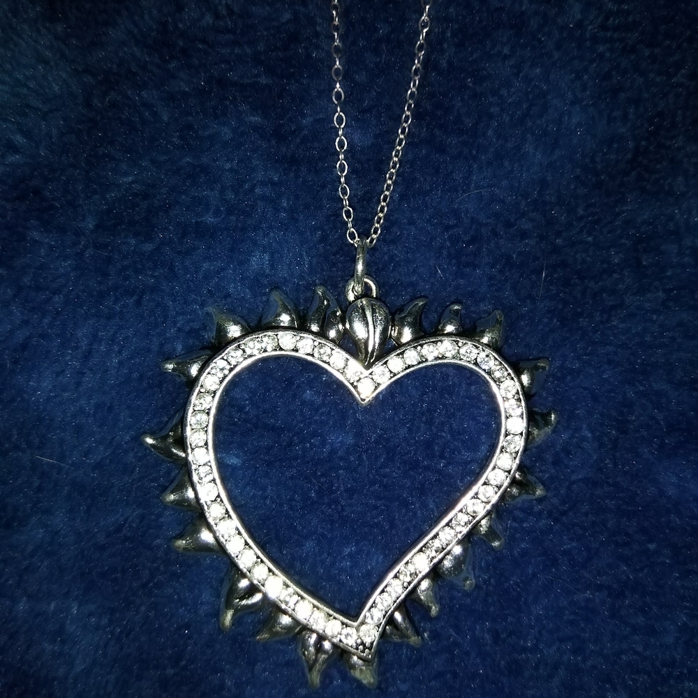 Heart pendent necklace - Picture 3 of 4